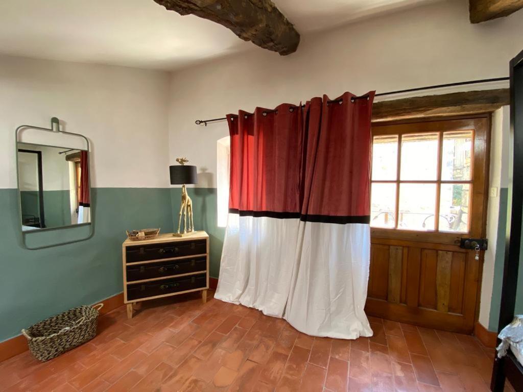 La Tour Des Baronnies A La Porte De L Eau Saint-Auban-sur-lʼOuvèze Buitenkant foto